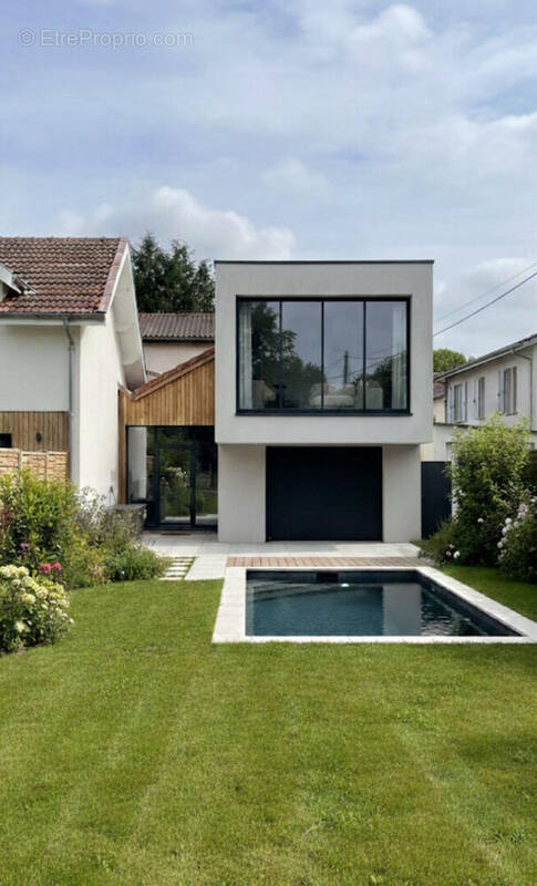 Maison à MERIGNAC