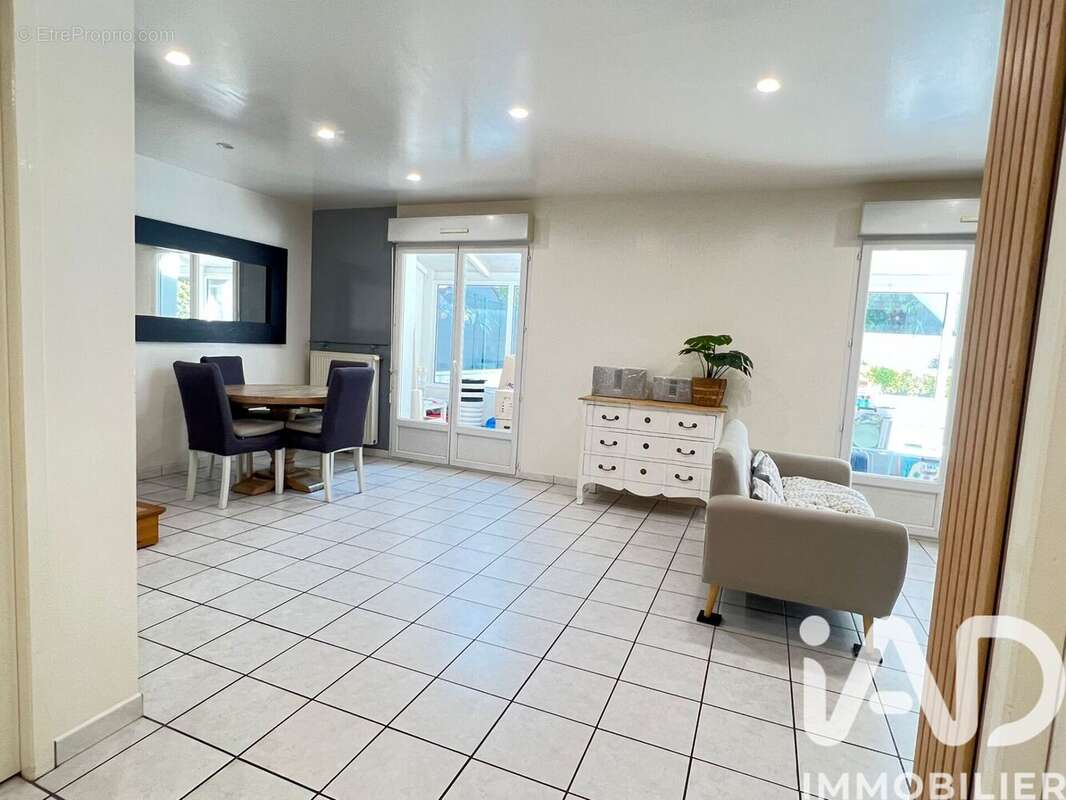 Photo 5 - Maison à SAINT-THIBAULT-DES-VIGNES