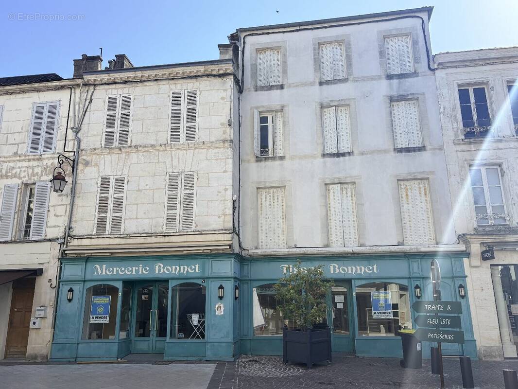 Maison à COGNAC
