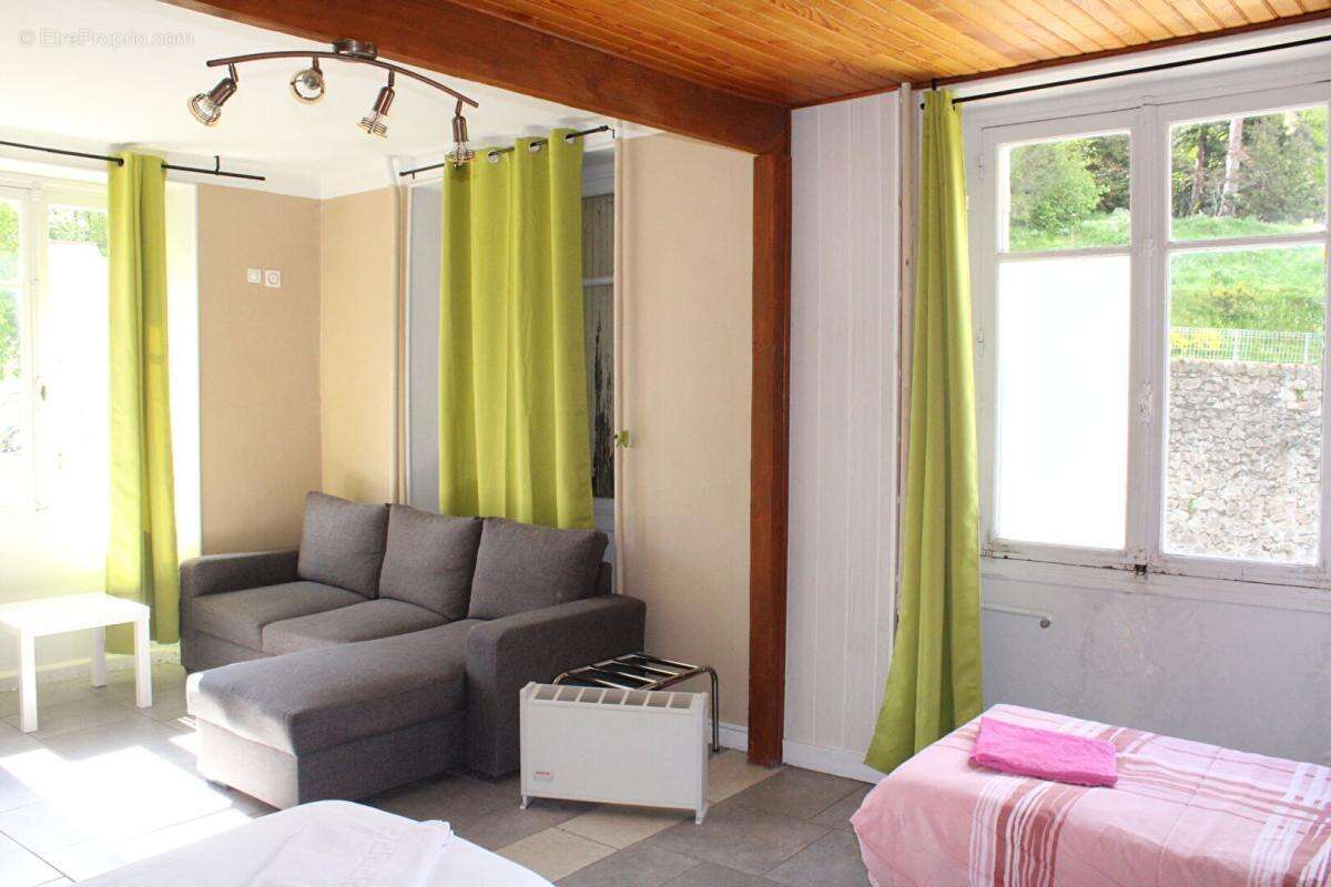 Maison La Bastide Puylaurent 25 pièce(s) 670 m2 - photo 13