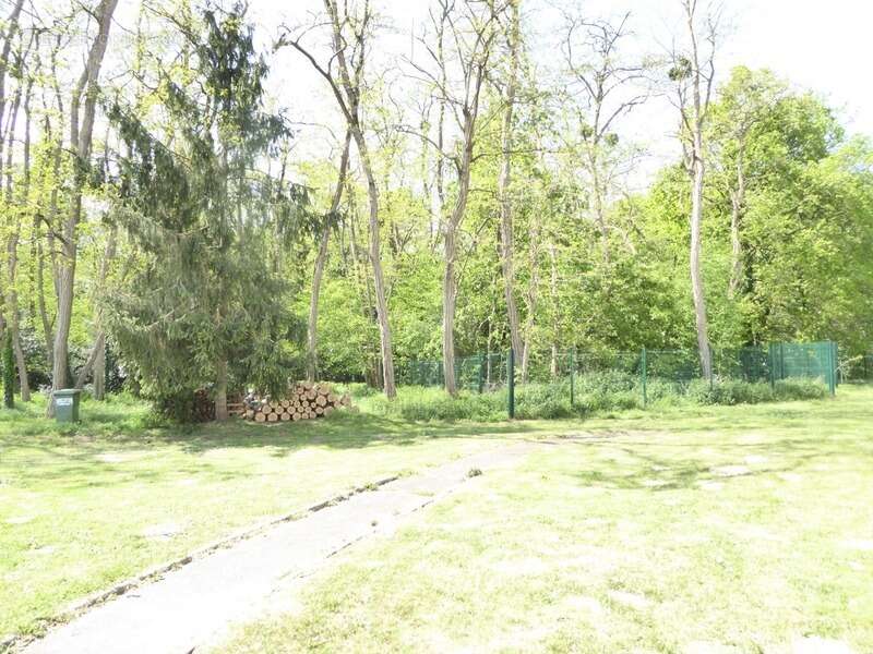 Appartement à BRUYERES-LE-CHATEL