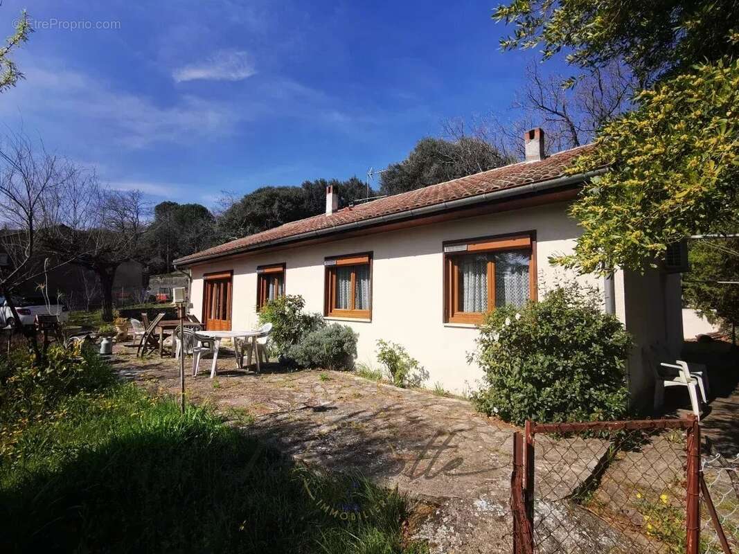 Maison à MALATAVERNE