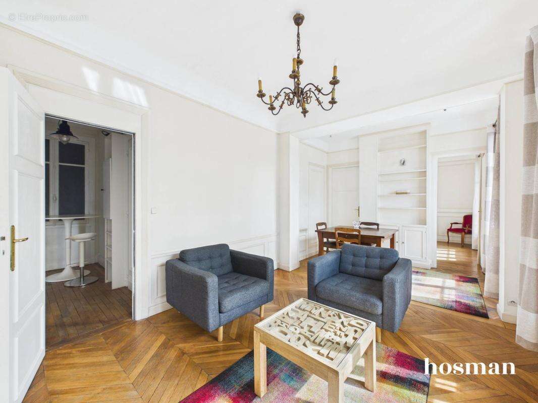 Appartement à PARIS-16E