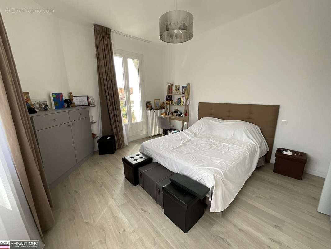 Séduisante maison de caractère T7 offrant 246 m² en 4 face sur 1 564 m² de terrain avec garage de 97 m², ascenseur, piscine - photo 11