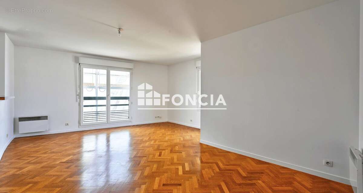 Appartement à SAINT-CYR-L'ECOLE