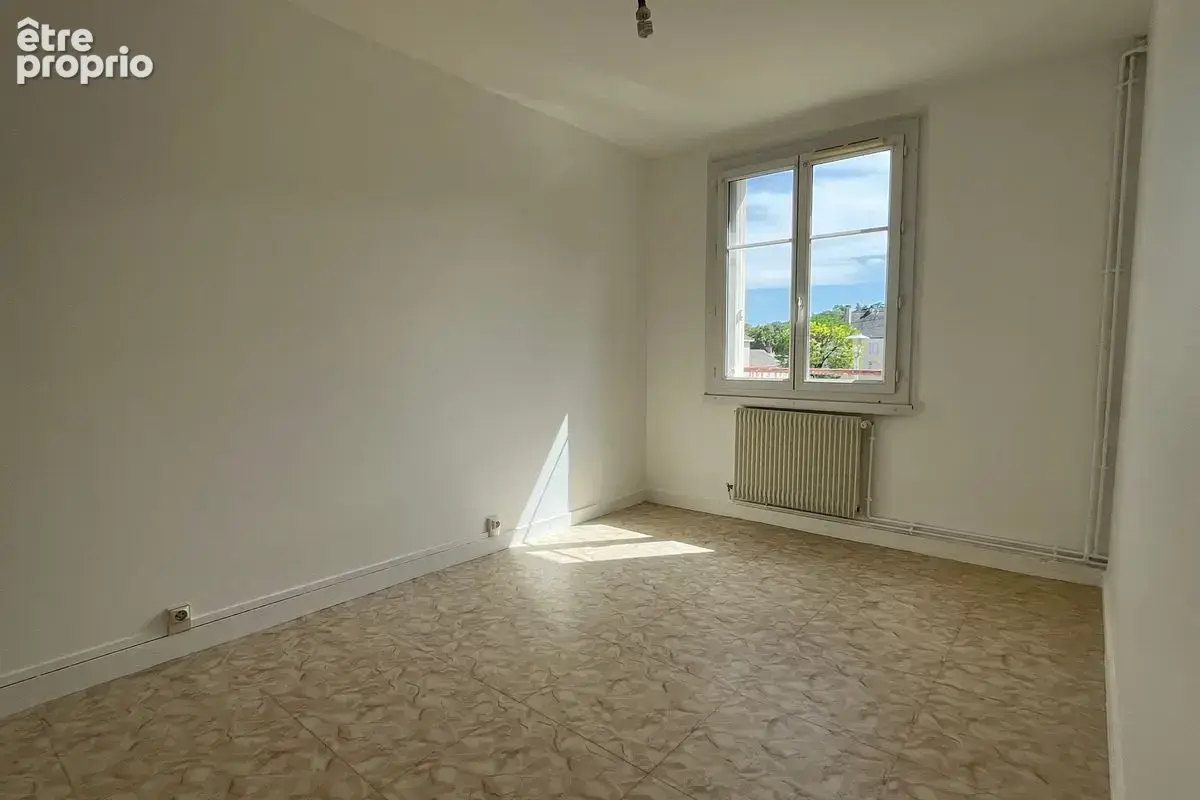 Loches - Appartement T4 - photo 4