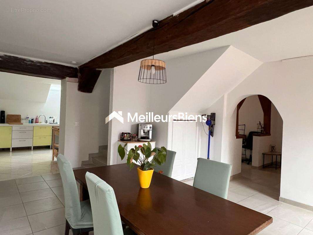 Maison à MALAY-LE-GRAND