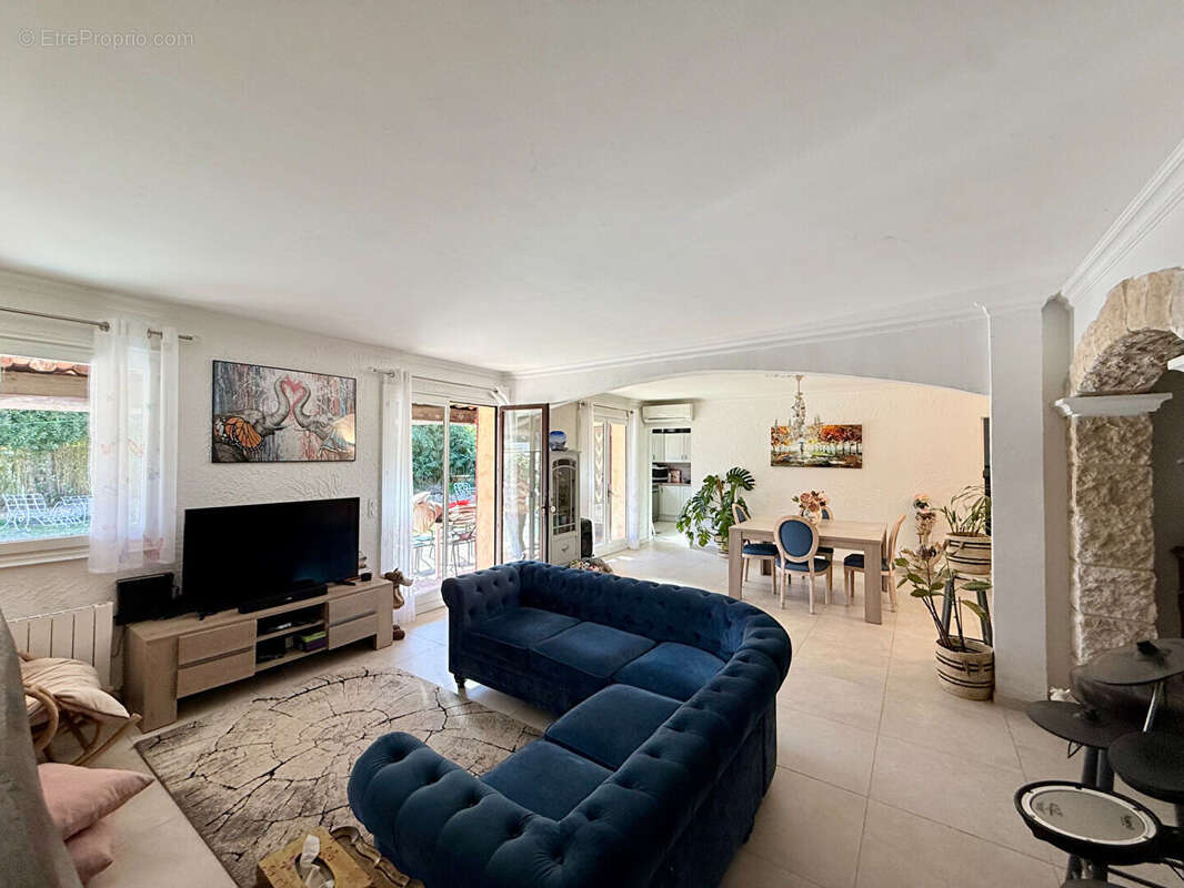 Maison à MOUGINS