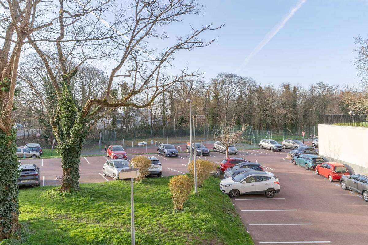 Appartement à LA CELLE-SAINT-CLOUD