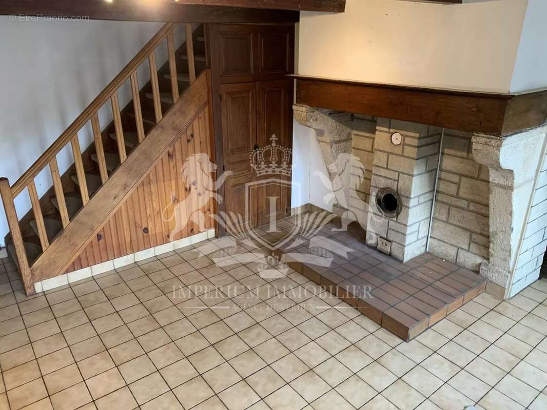 Maison à LINY-DEVANT-DUN