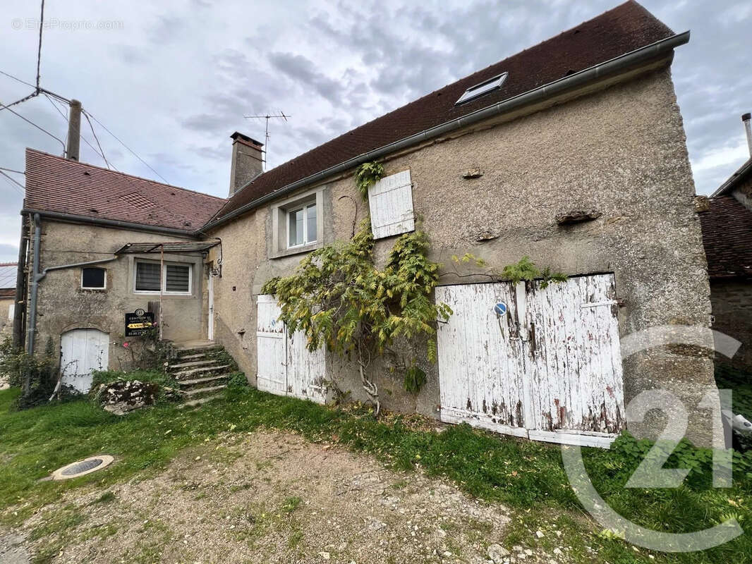 Maison à SAINT-PIERRE-DU-MONT