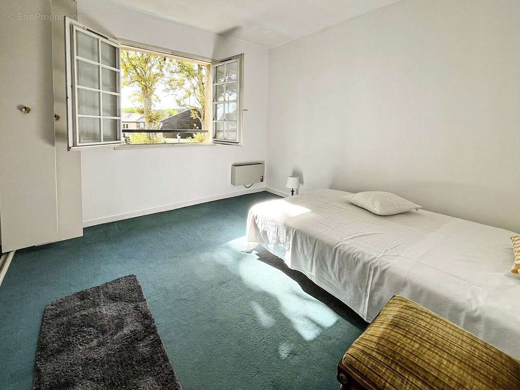 Maison à LES CLAYES-SOUS-BOIS