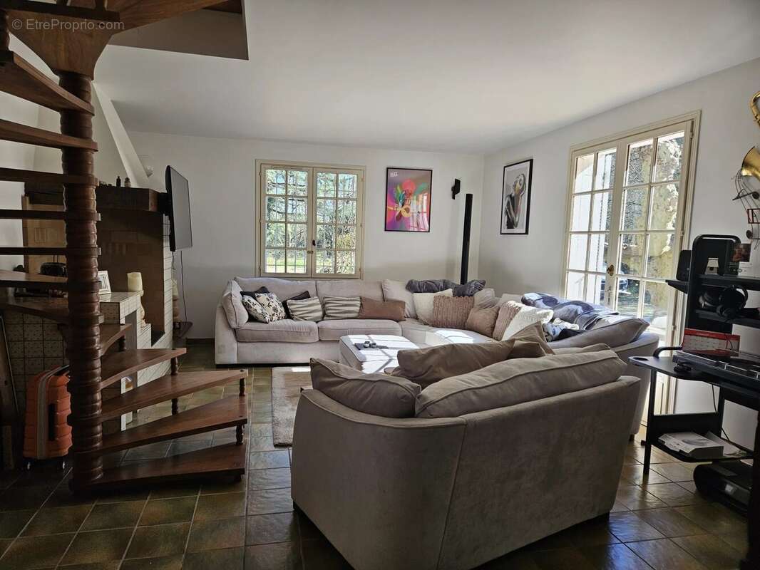 Maison à CASTELNAU-RIVIERE-BASSE