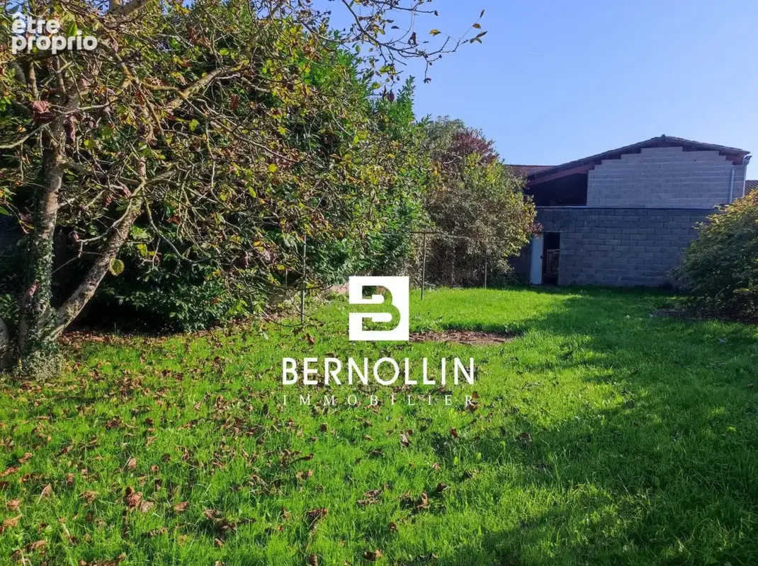 Ensemble immobilier au c?ur de Beaupont avec terrain et location de locaux - photo 16