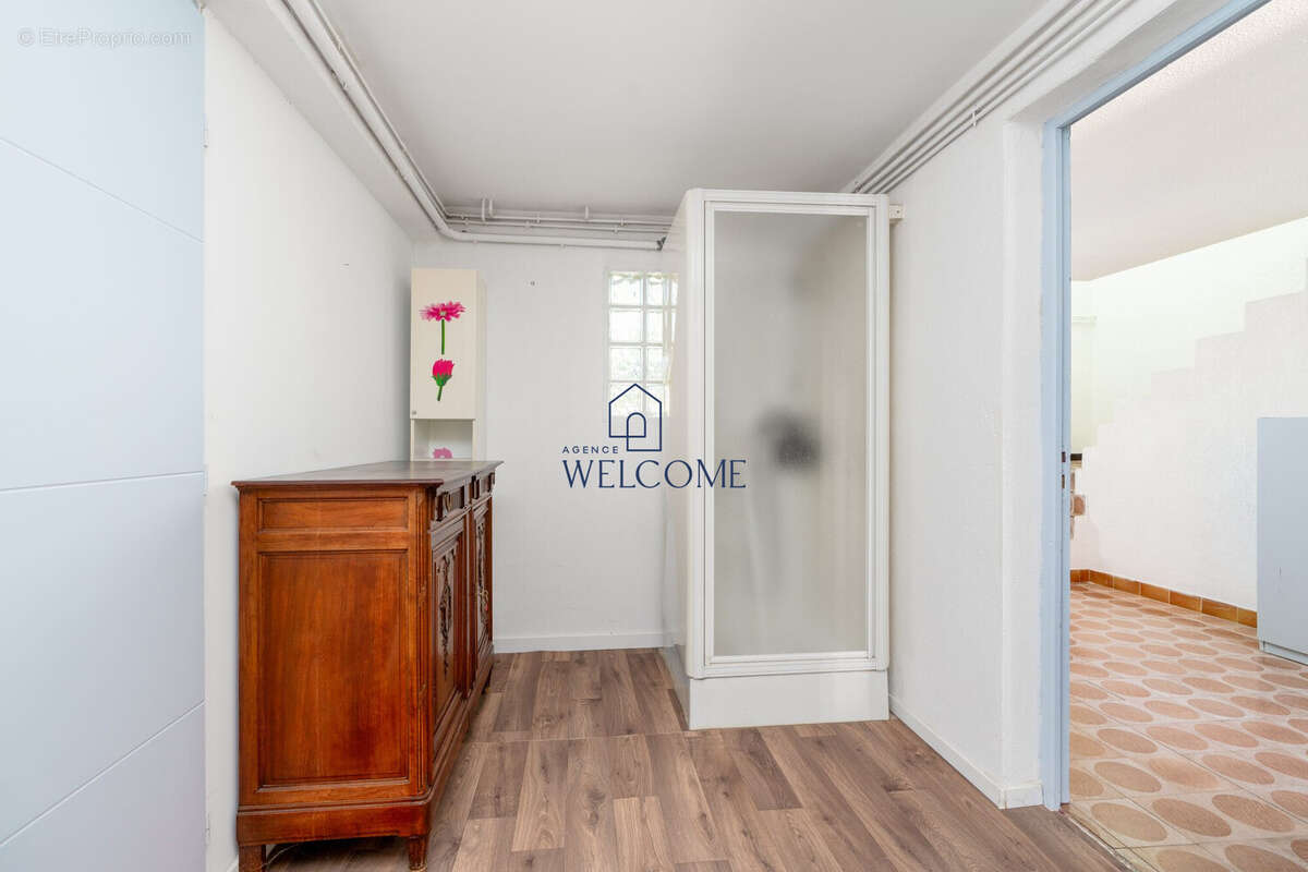 Appartement à UCHAUD