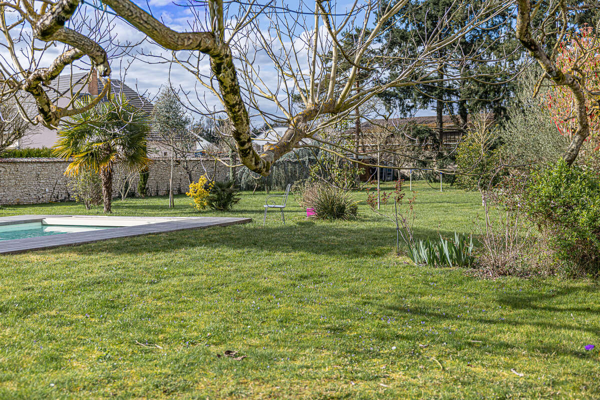 Maison à SAINT-PRYVE-SAINT-MESMIN