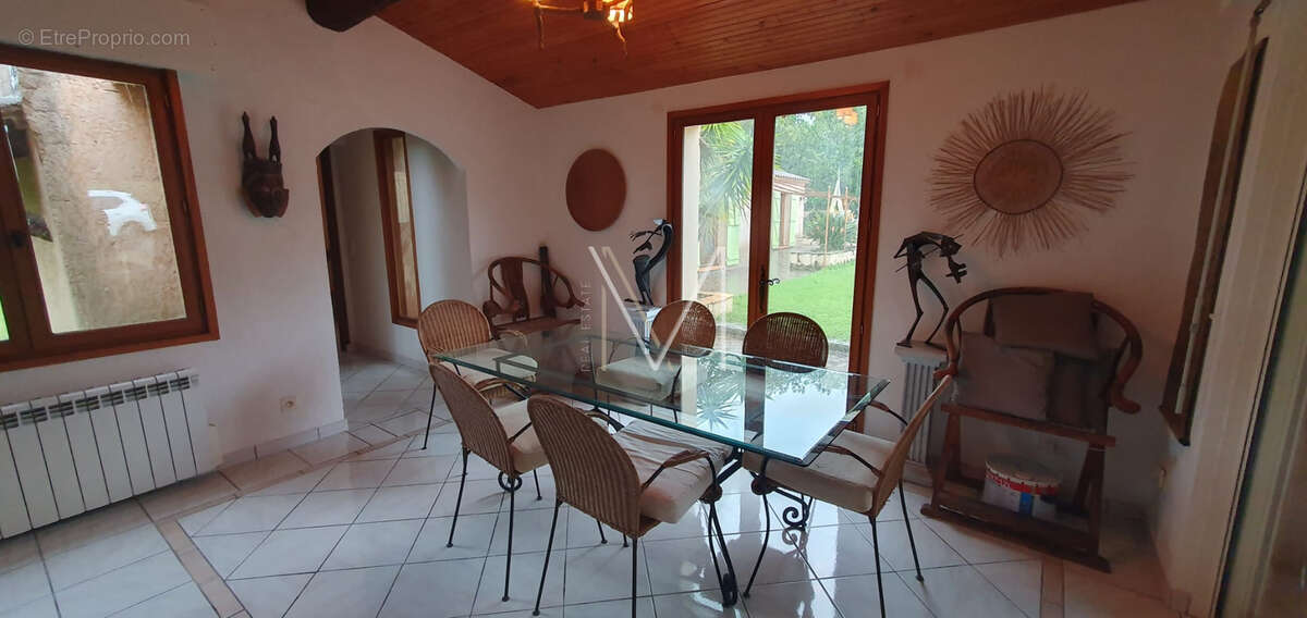 Maison à PLAN-DE-LA-TOUR