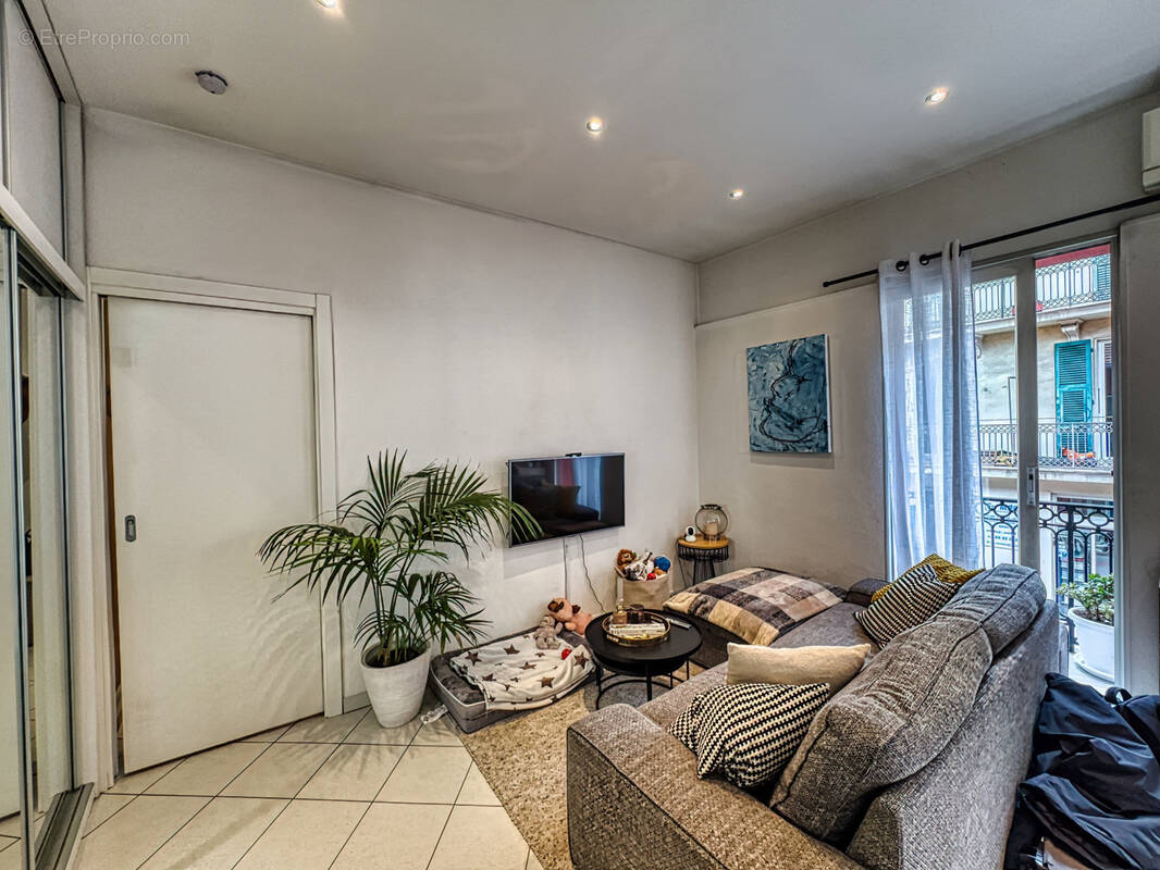 Appartement à ROQUEBRUNE-CAP-MARTIN