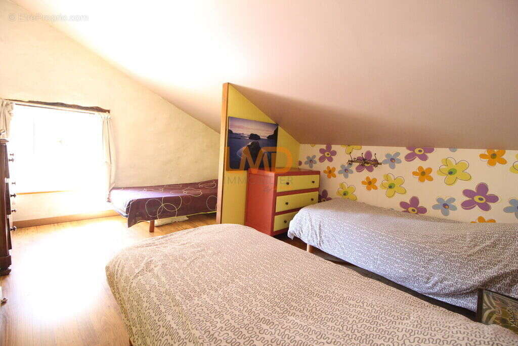 Propriété de caractère avec 2 gîtes, piscine et terrain construc - photo 13