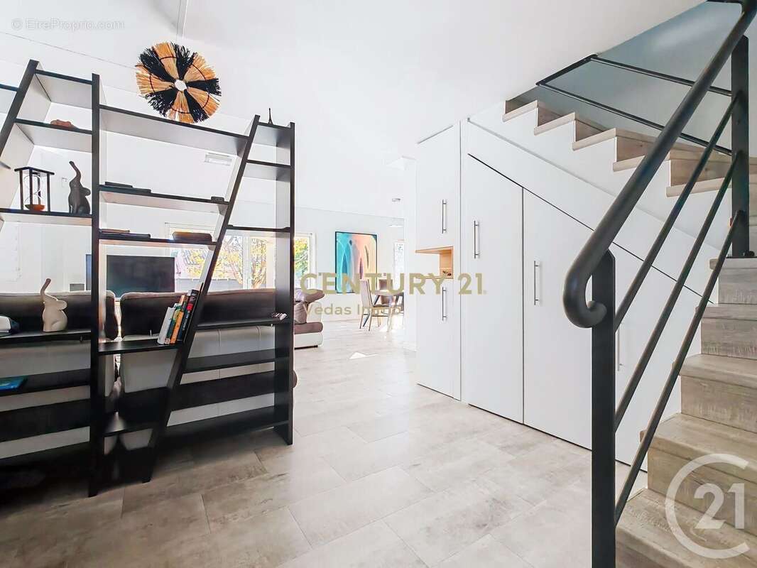 Maison à VILLENEUVE-LES-MAGUELONE