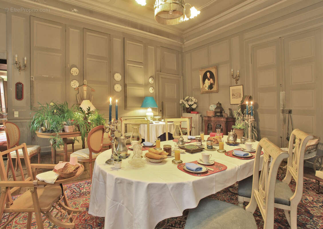 Maison à CHAMPAGNAC-DE-BELAIR