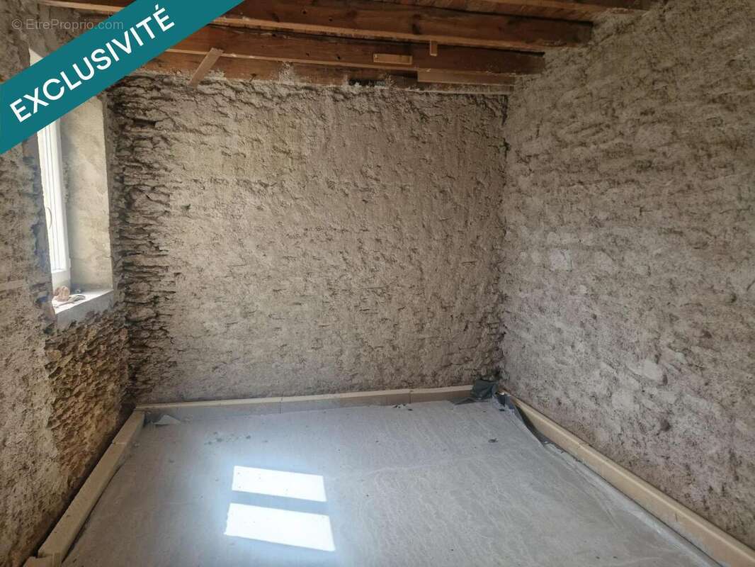 Maison 66 m² à Coutansouze  - photo 4