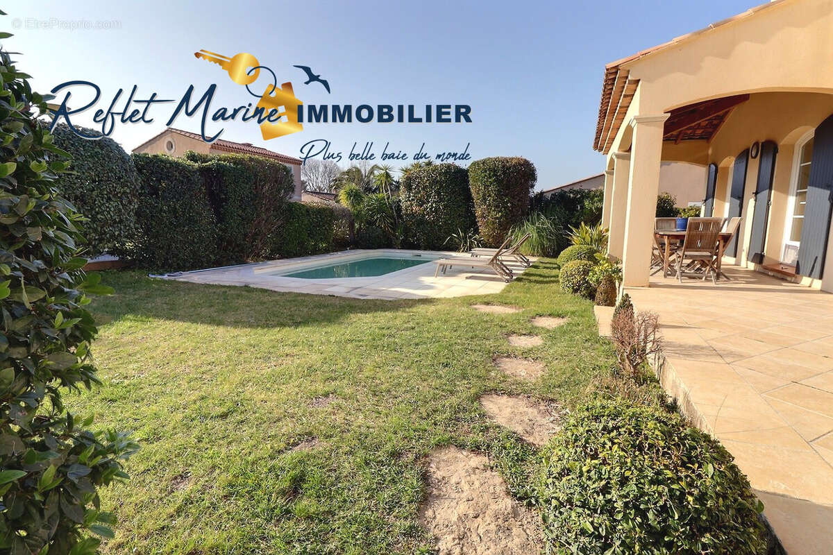 Maison à SAINT-CYR-SUR-MER