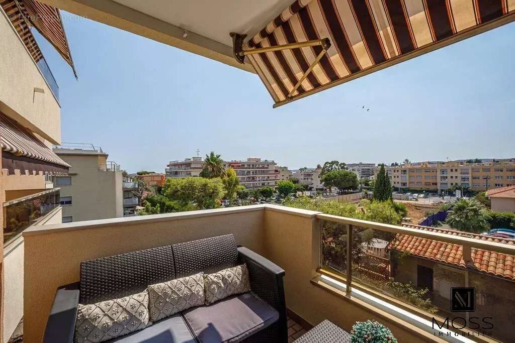 Appartement à SAINT-LAURENT-DU-VAR