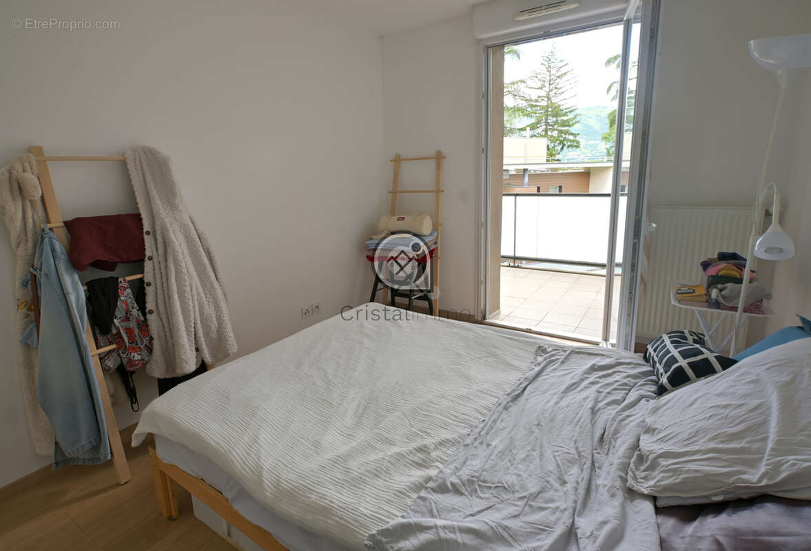 Gières - Appartement T2 dernier étage avec terrasse - photo 8