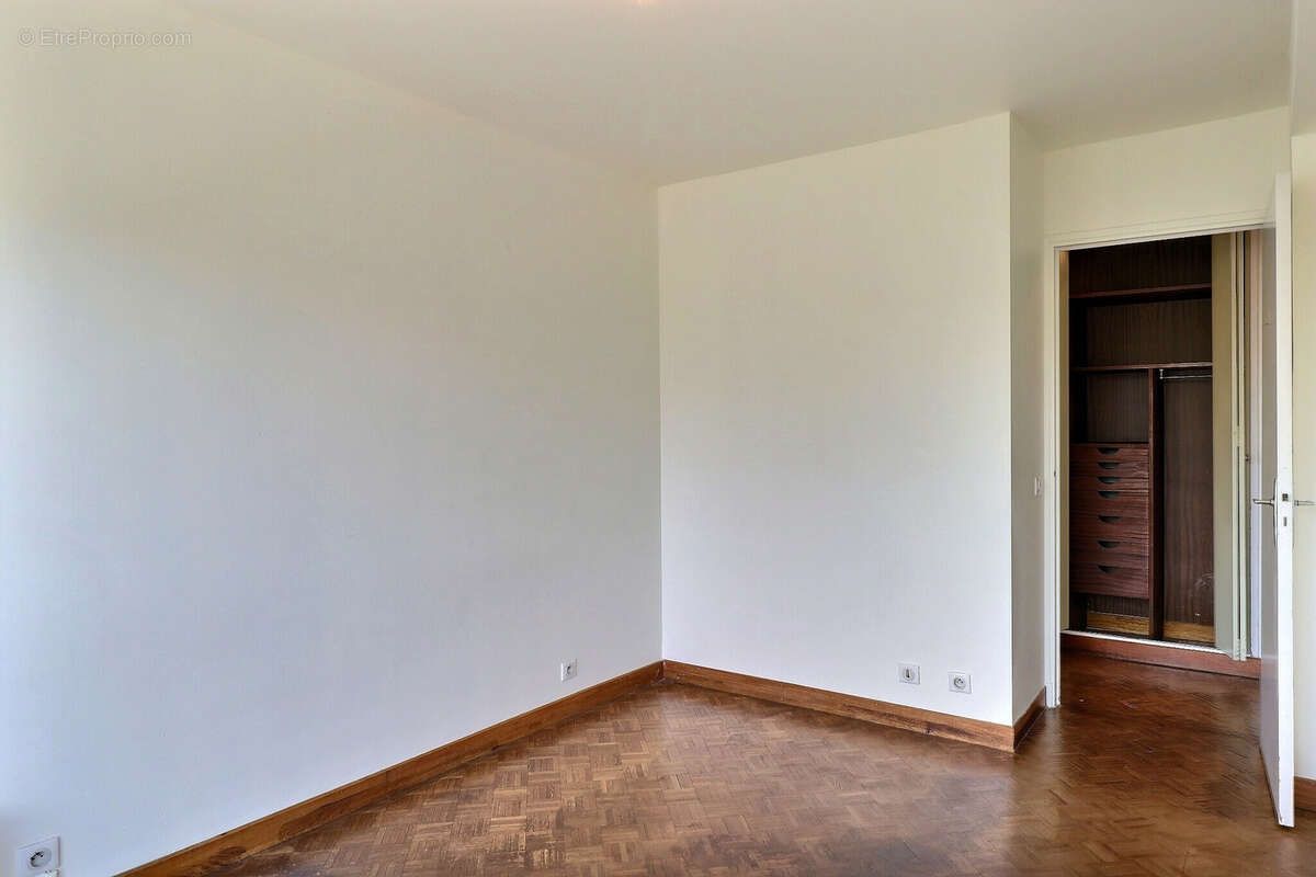 Grand T4---Grand Balcon---Loggia---Cave--- - photo 12