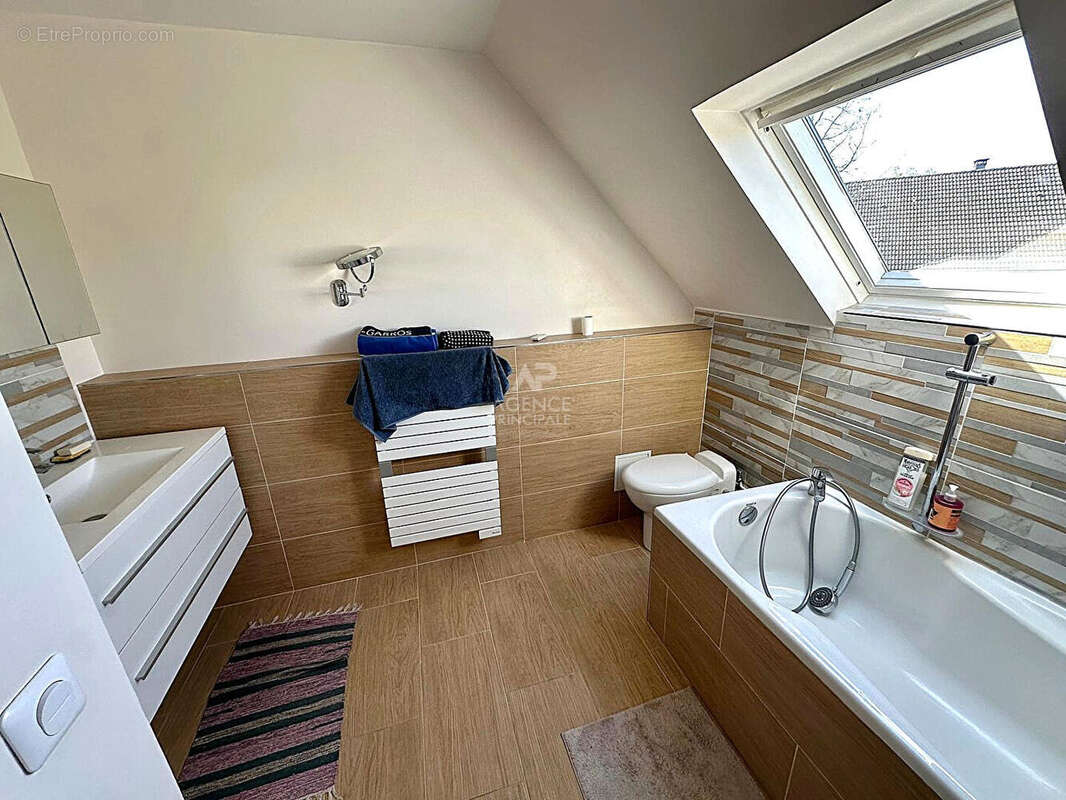 Maison Chapet 7 pièce(s) 138.84 m2 - photo 9