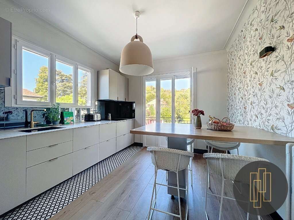 Maison à NEUVILLE-SUR-SAONE