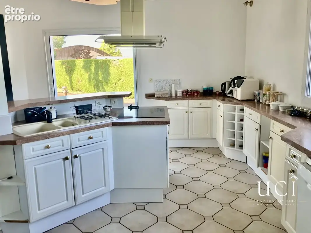 Maison 7 pièces 256 m² à vendre à Basse-Goulaine (44115) - photo 6