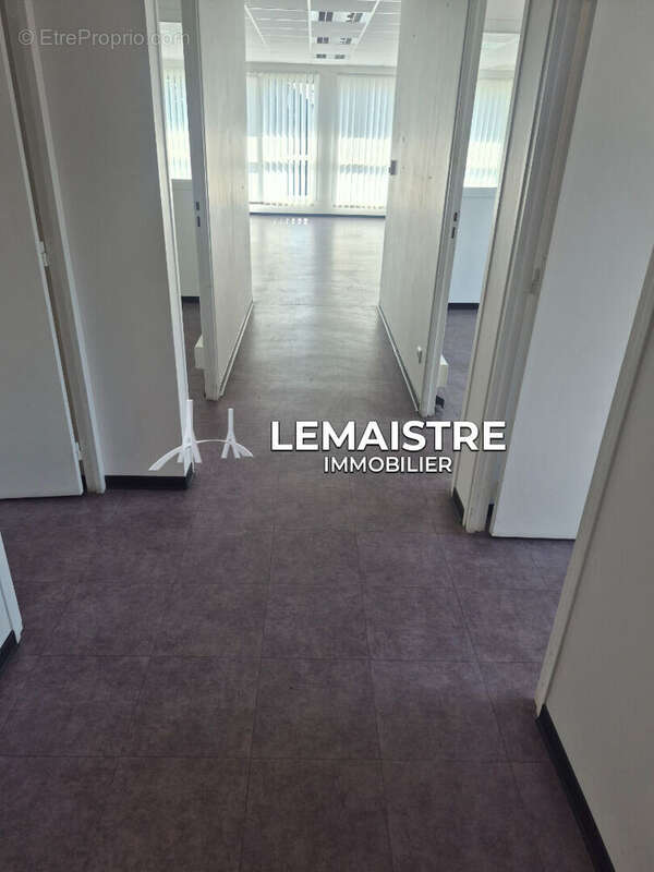 L'Espace Clémenceau - Local professionnel ou commercial - 88,86 m² - 2 parkings - photo 2