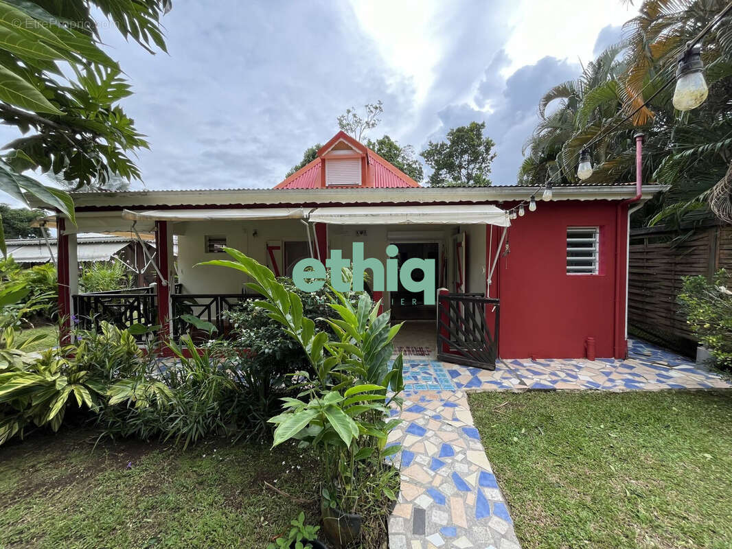 Maison à PETIT-BOURG