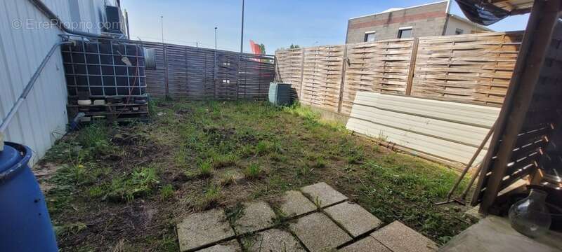 Commerce à AUREILHAN