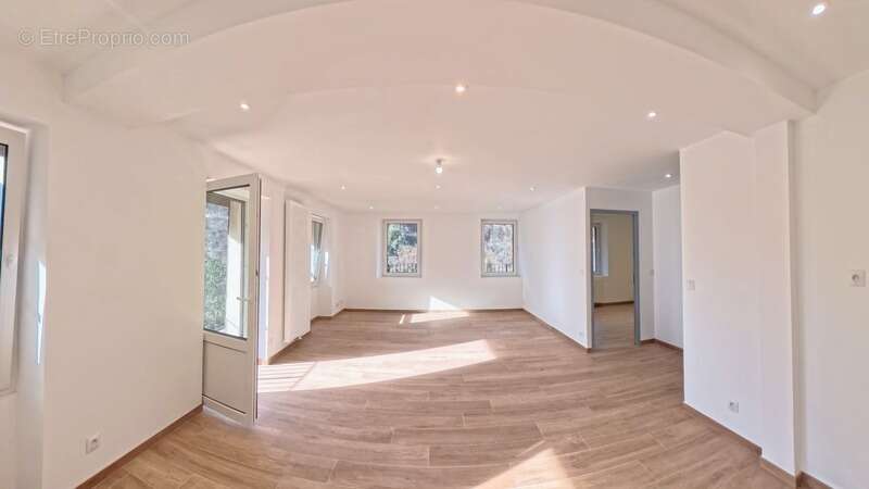 Appartement à SALINS-LES-THERMES