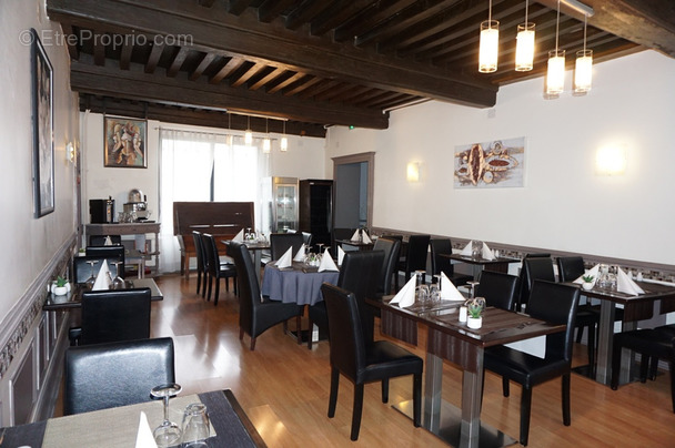 Commerce à PARAY-LE-MONIAL