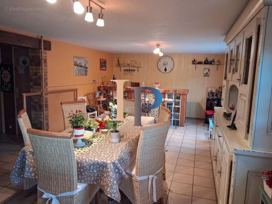 Maison à VOUGY