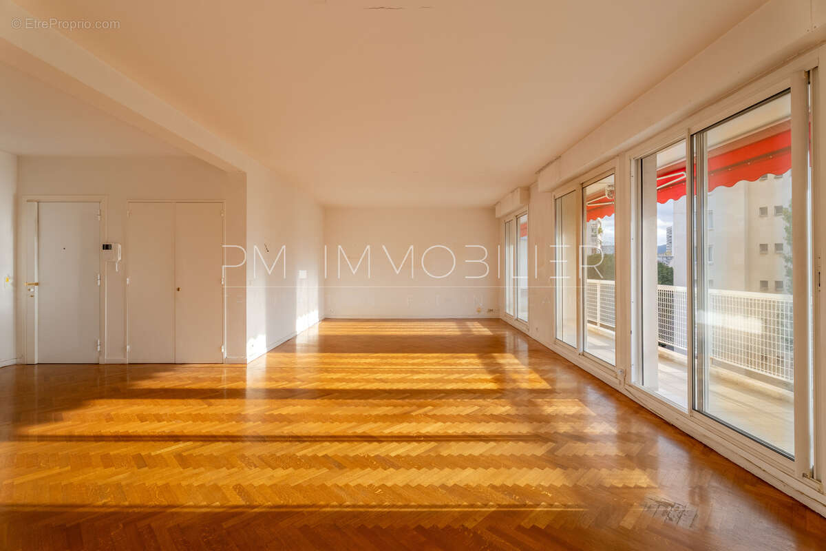 Appartement à MARSEILLE-8E