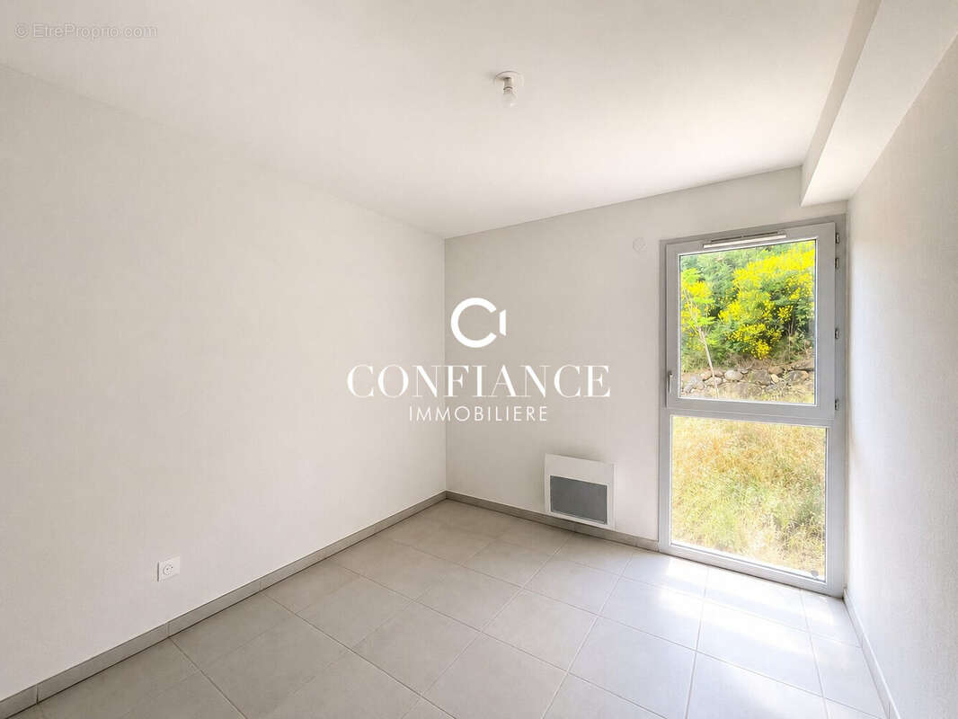 Appartement à GILETTE