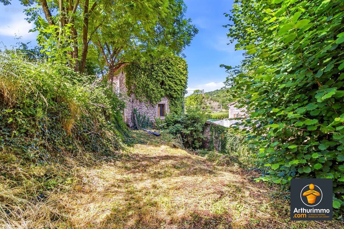 Trèves, secteur Le Burel - Maison authentique en pierre, sur un terrain de 745 m². - photo 22