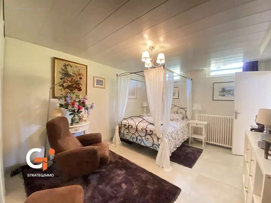 Maison à SAINT-ETIENNE-DU-ROUVRAY