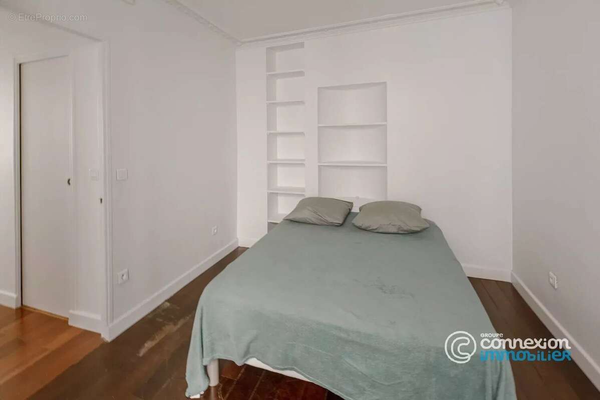 Appartement à PARIS-1E