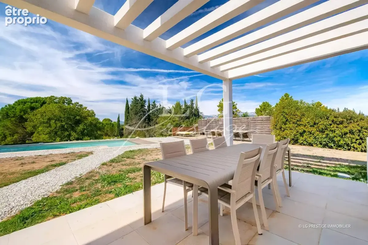 Montauroux – villa contemporaine de 223 m², vue dégagée & piscine - photo 17