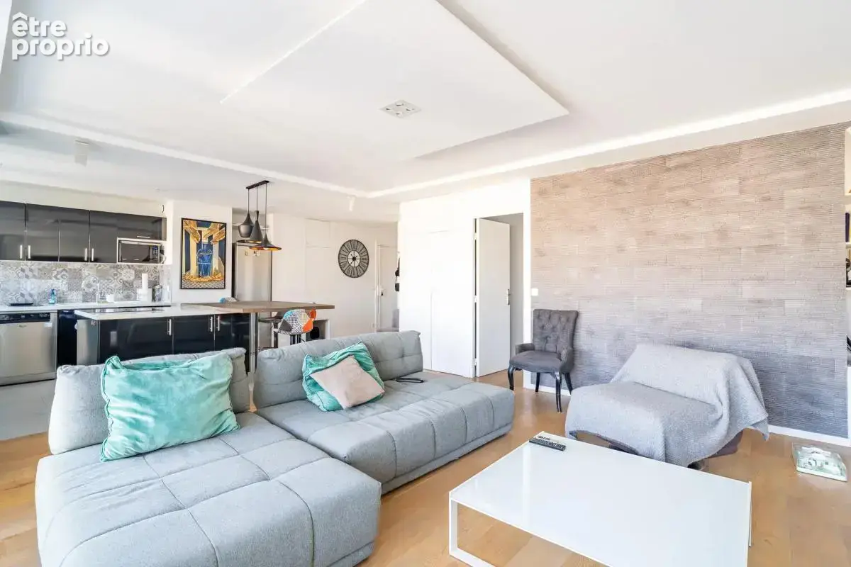 Appartement Puteaux - 3 pièces - 77 m² - Parking - Cave - Balcon - photo 4