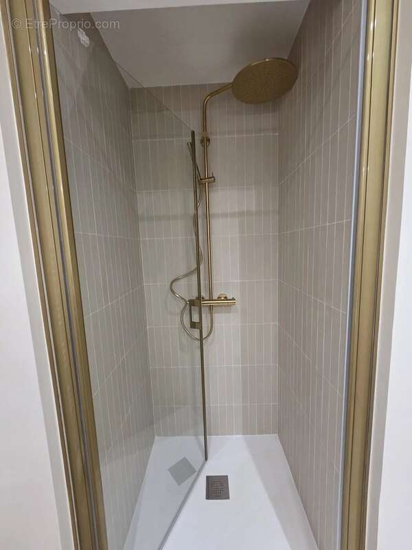Appartement à LEVALLOIS-PERRET
