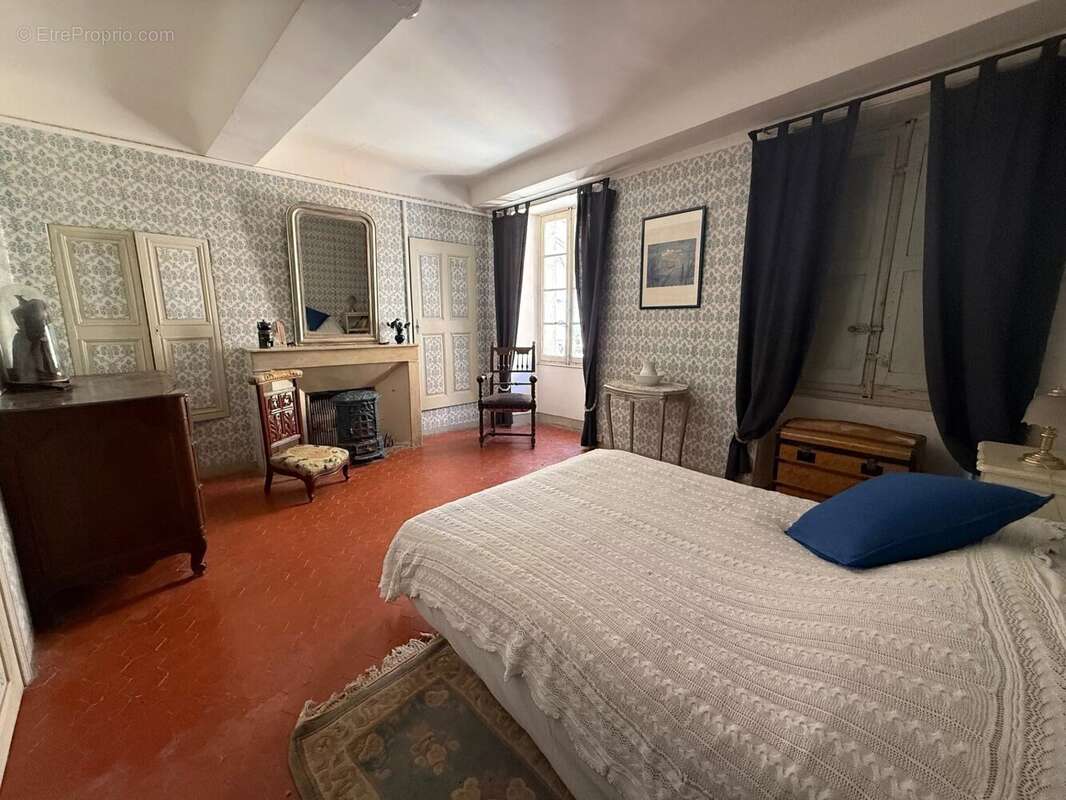 Maison à SAINTE-ANASTASIE-SUR-ISSOLE