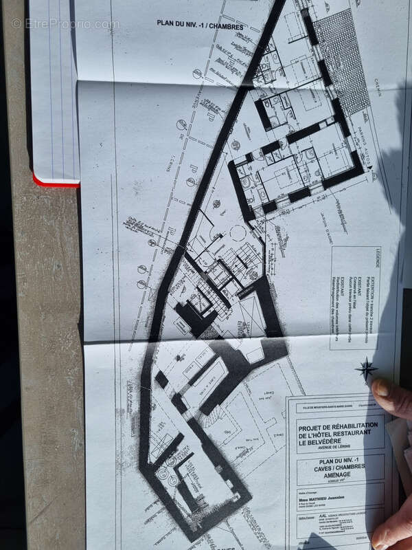 Commerce à MOUSTIERS-SAINTE-MARIE