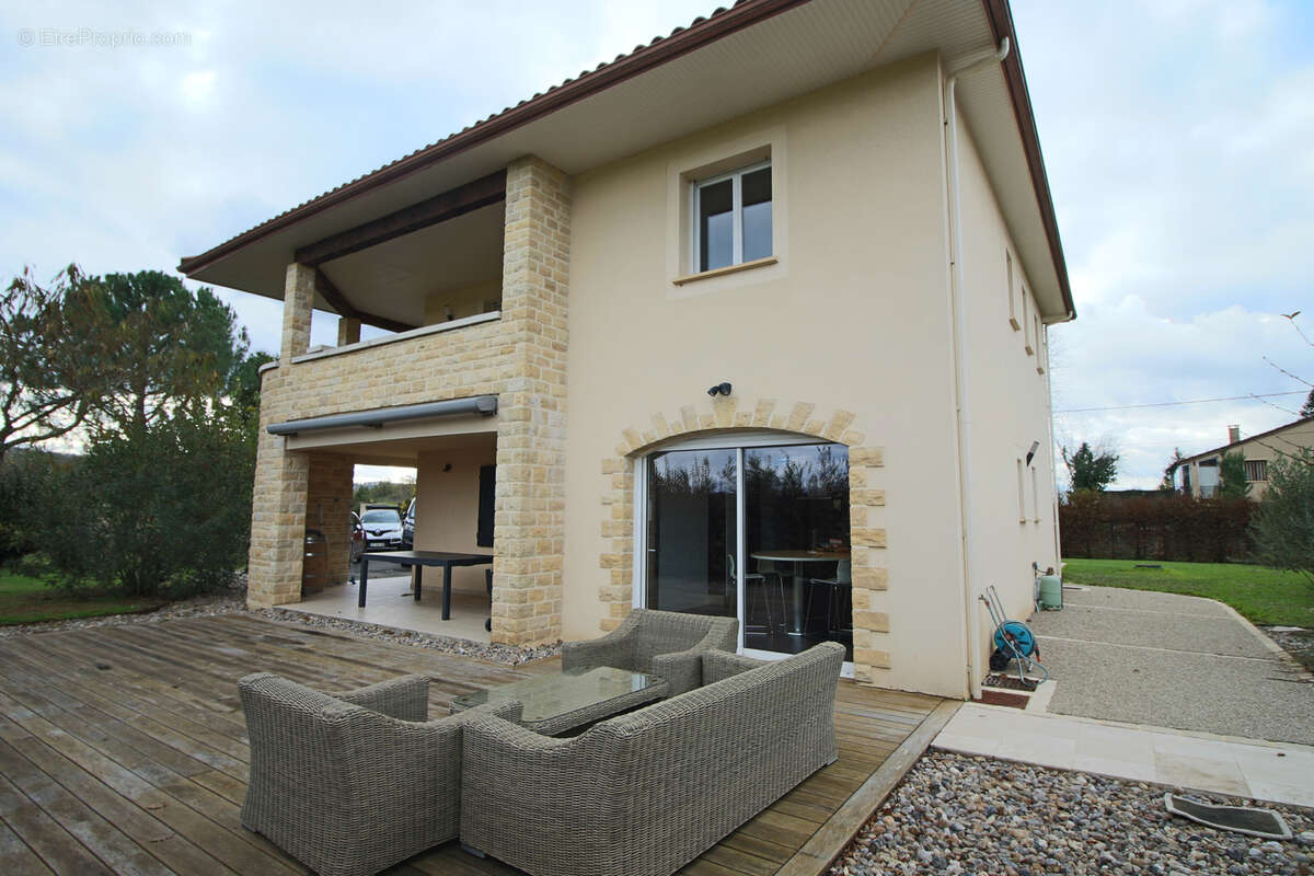 Maison à PUY-L&#039;EVEQUE